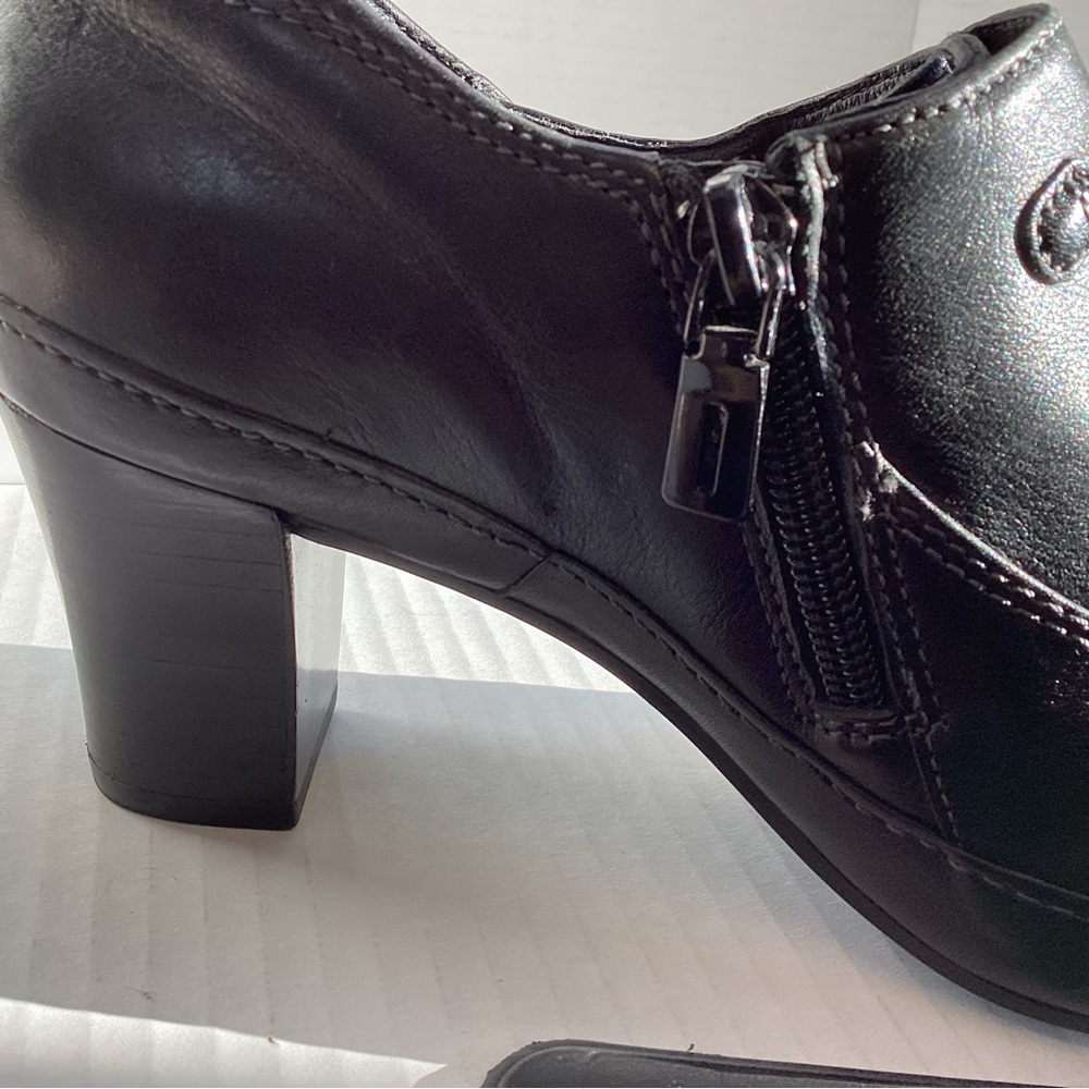 Clarks Artisan Women’s Leather Slip On Comfort Heels Women’s Size 7M - Picture 7 of 10